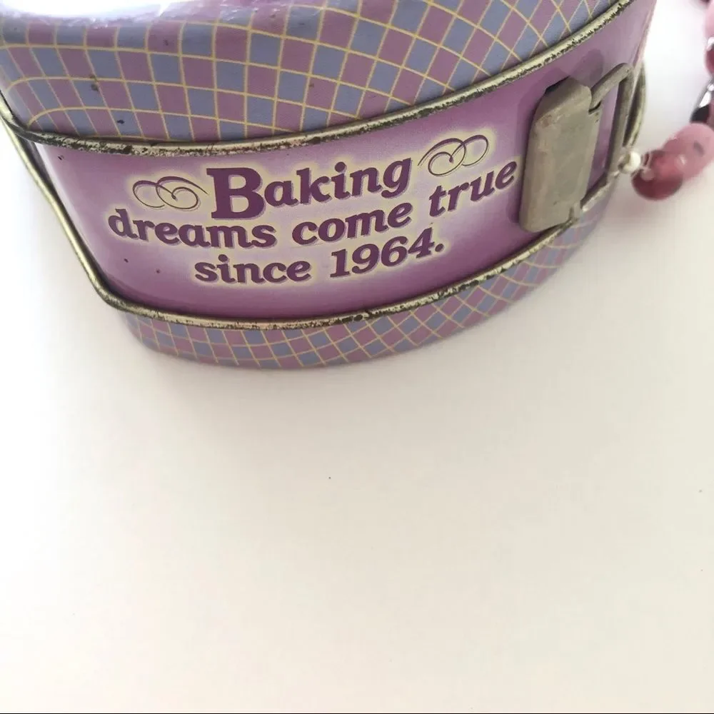 Vintage Easy Bake Oven Tin Purse collectors item